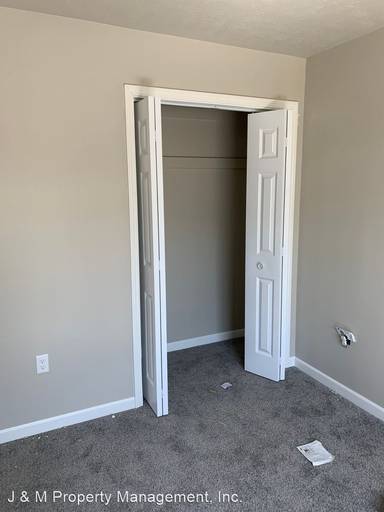 Main picture of 1905 W 42nd St