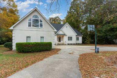 Main picture of 310 Stonebrook Dr