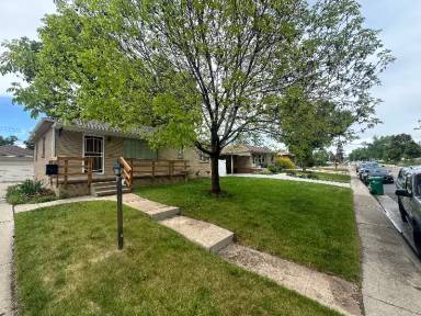 Main picture of 1615 S Wolff St