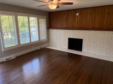 Main picture of 4920 Raymond Pl
