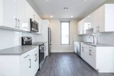 Main picture of 1065 Tremont St
