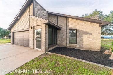 Main picture of 2557 County Road 529