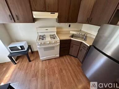 Main picture of 10 Oakland Sq