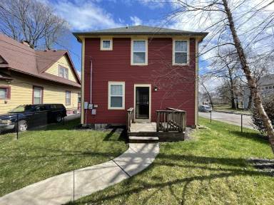 Main picture of 2910 Washington Blvd