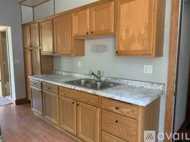 Main picture of 545 E 7th St