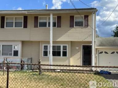 Main picture of 710 Maple St