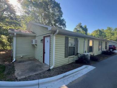 Main picture of 374 Water St