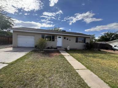 Main picture of 1421 W 450 N