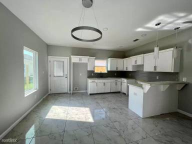 Main picture of 3312 S Mia Ln
