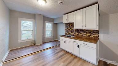 Main picture of 3344 Seymour Ave