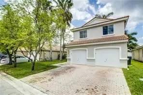 Main picture of 5061 SW 33rd Way