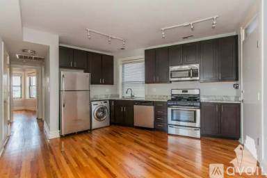 Main picture of 2229 W Wilson Ave