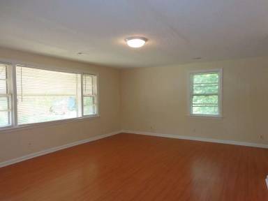 Main picture of 2904 Somme Ave