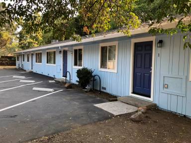 Main picture of 723 W 2nd Ave