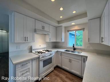 Main picture of 2132 Orange Ave
