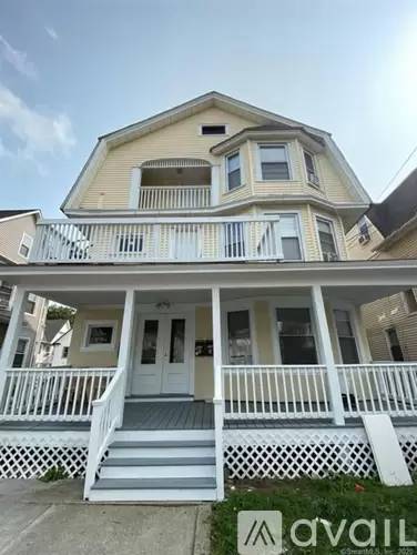 Main picture of 52 Vine St
