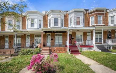 Main picture of 124 Collins Ave