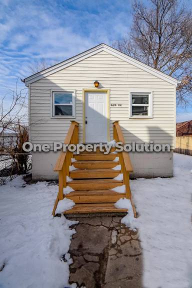 Main picture of 4618 Towle Ave