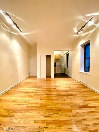 Main picture of 4 East 89th Apartments