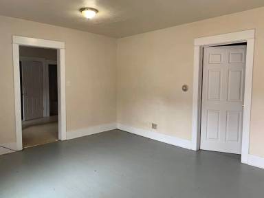 Main picture of 107 W Mission Ave