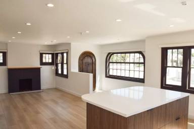 Main picture of 317 Ocean Park Blvd