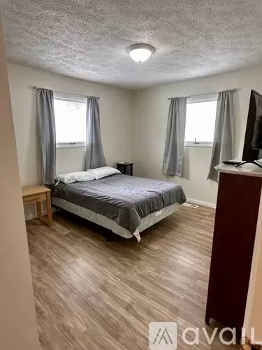 Main picture of 2710 Narraganset Dr