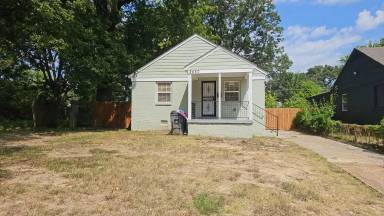 Main picture of 2660 Supreme Ave