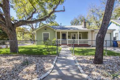 Main picture of 4704 Evans Ave