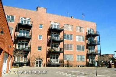 Main picture of 201 S Saint Francis Ave