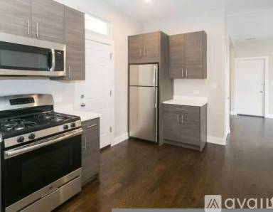 Main picture of 2945 W Diversey Ave