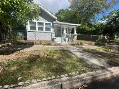 Main picture of 1031 W 26th St