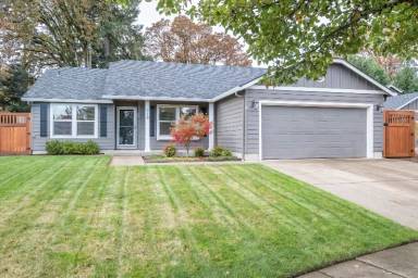 Main picture of 918 Oakmont Loop NE