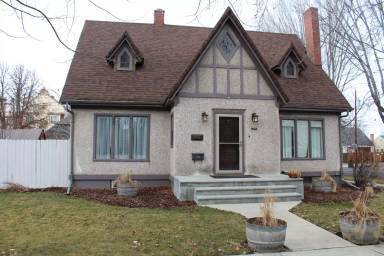 Main picture of 2345 3rd St