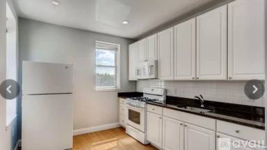 Main picture of 2445 Lakeview Ave