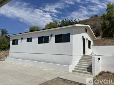 Main picture of 2629 Country Club Dr
