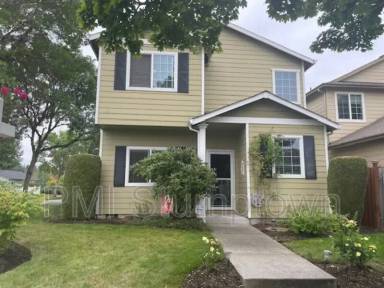 Main picture of 20598 NE Shore View Dr