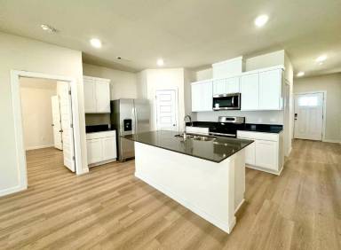 Main picture of 5382 Selah St