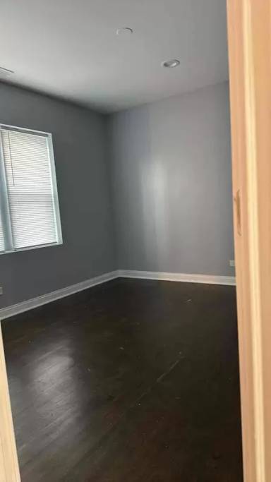 Main picture of 5415 S Albany Ave