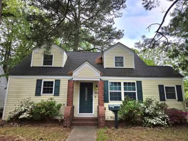 Main picture of 2201 Pershing Ave