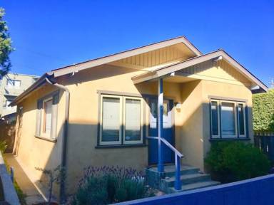 Main picture of 19 29th Ave