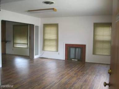 Main picture of 203 Park Dr N