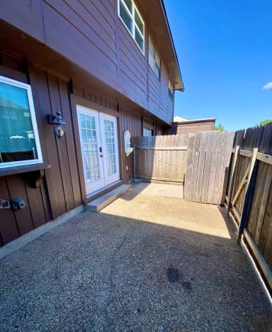 Main picture of 10006 Carlsbad Dr
