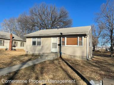 Main picture of 122 E Elm St