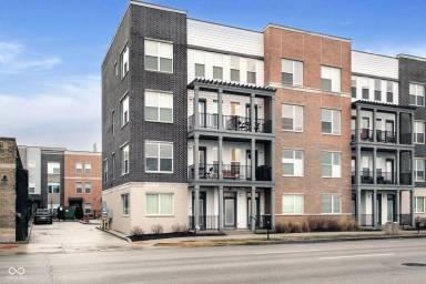 Main picture of 727 N Illinois St
