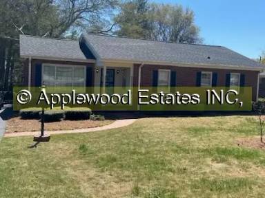 Main picture of 206 Hillside Dr