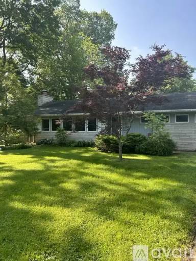 Main picture of 435 W 46th St