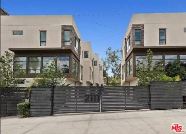Main picture of 2111 N Cahuenga Blvd