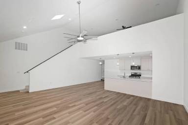 Main picture of 7612 Woodford Ave