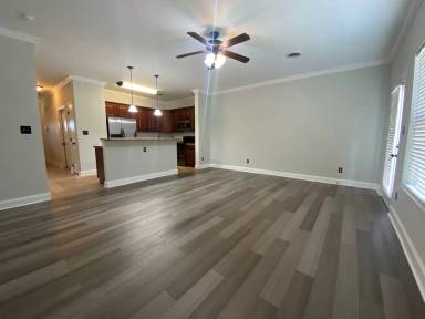 Main picture of 4812 Fountain View Way