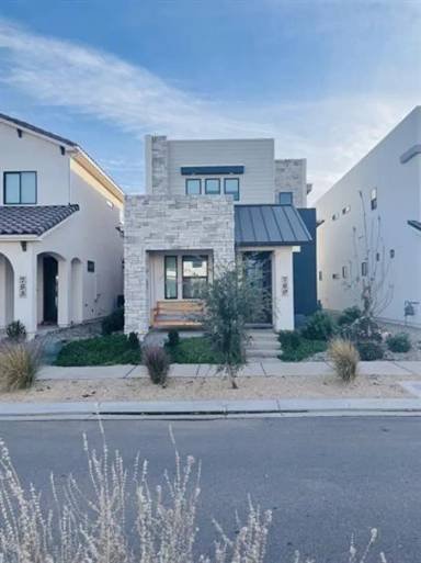 Main picture of 737 W Scarlet Hill Dr